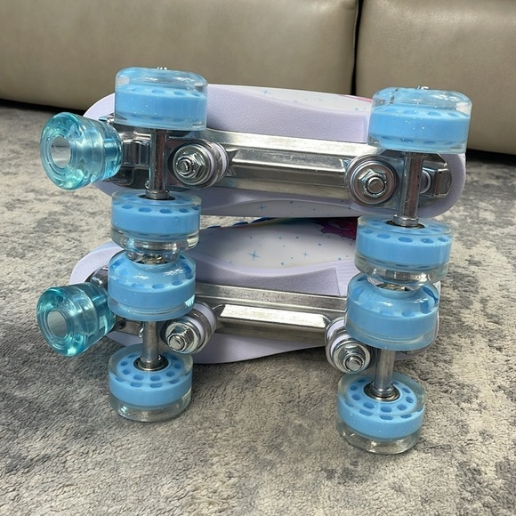 New Dolls Kill Care Bears Roller Skates Glitter Rainbow Cloud Squad Blue Sz 9 - Picture 8 of 12